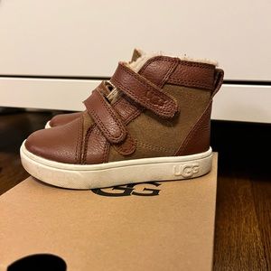 UGG Unisex-Child Rennon II Sneaker